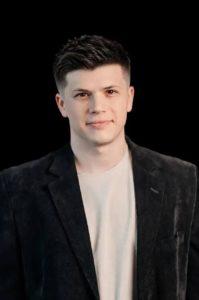 Денис — эксперт ВЭД СТАР